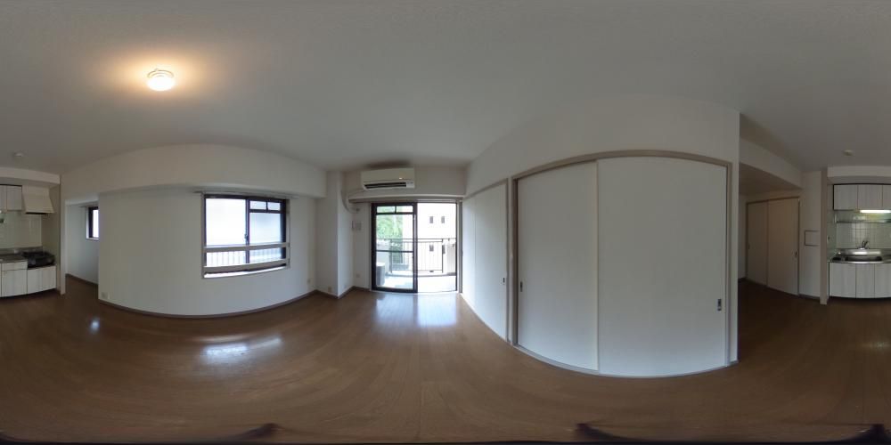 ���r���O