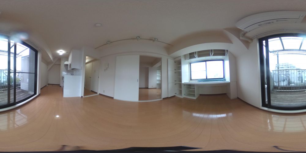 ���r���O