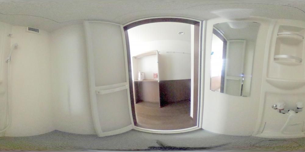 �o�X���[��